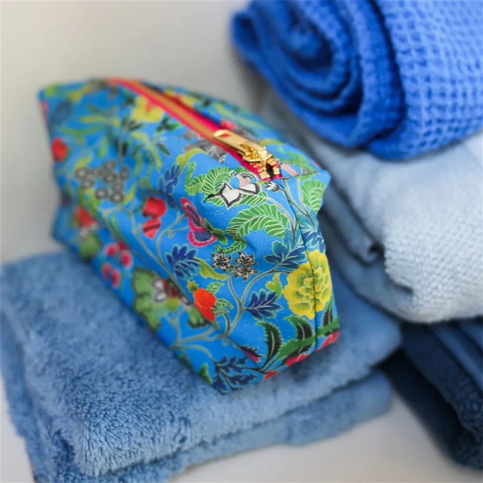 Brocart Decoratif Delft Washbag - small