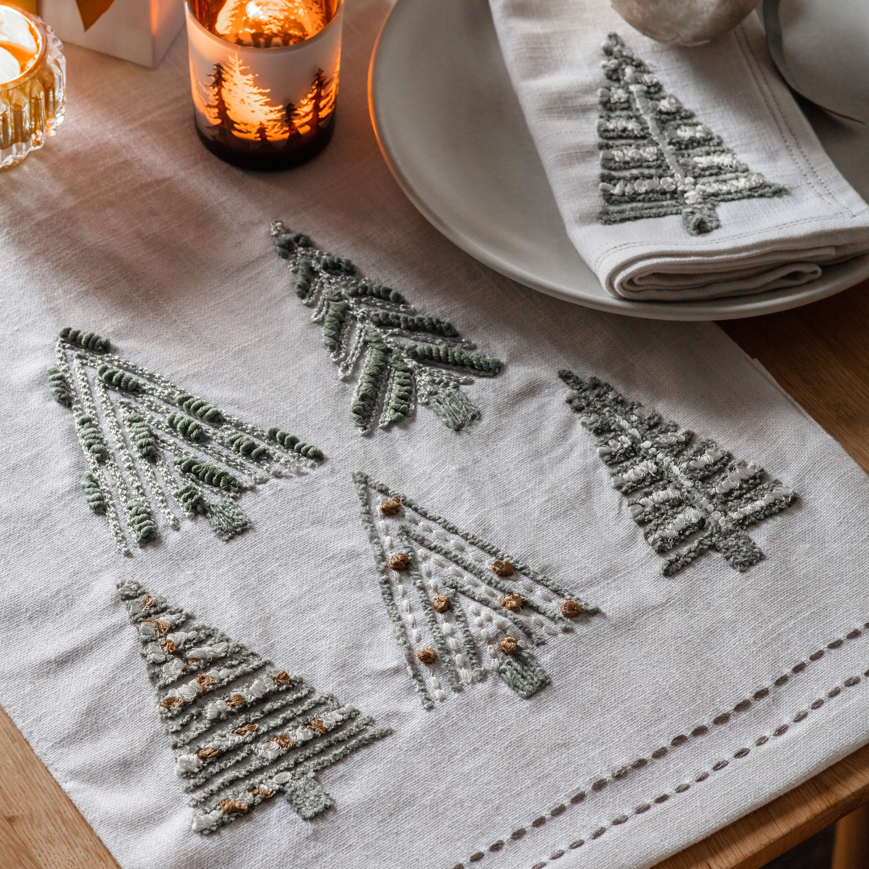 Tree table runner 1800mm