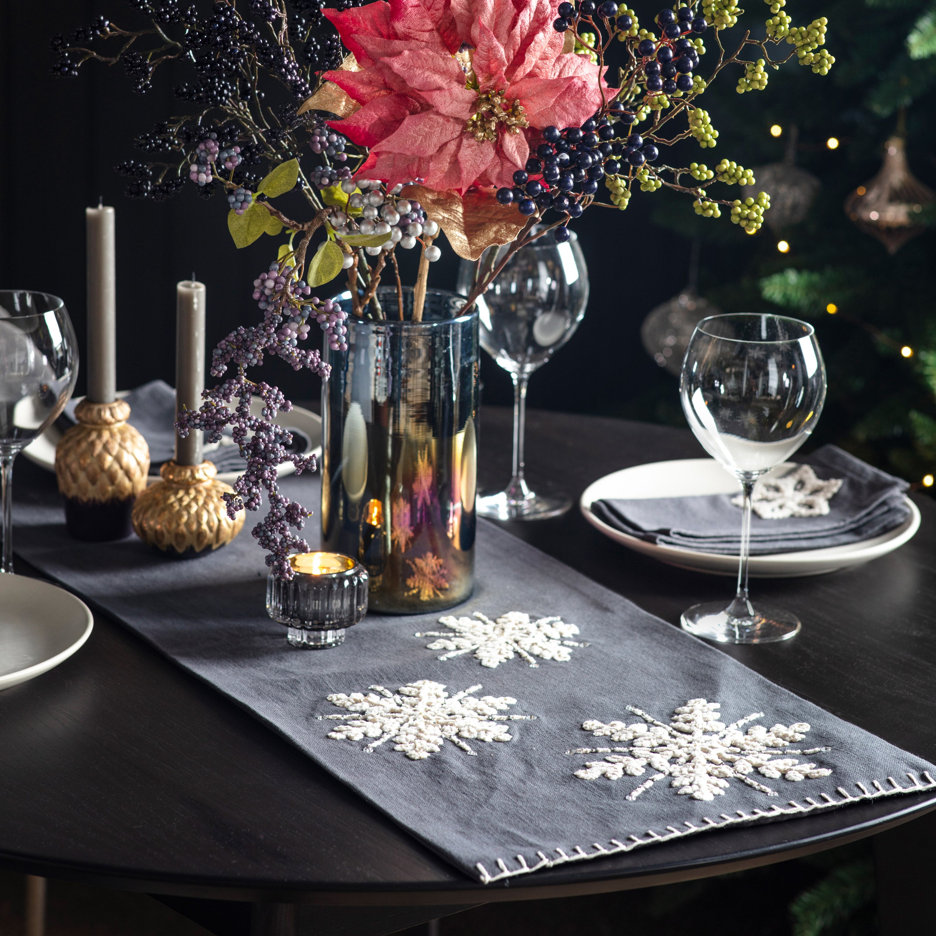 Snowflakes Table Runner 1800mm