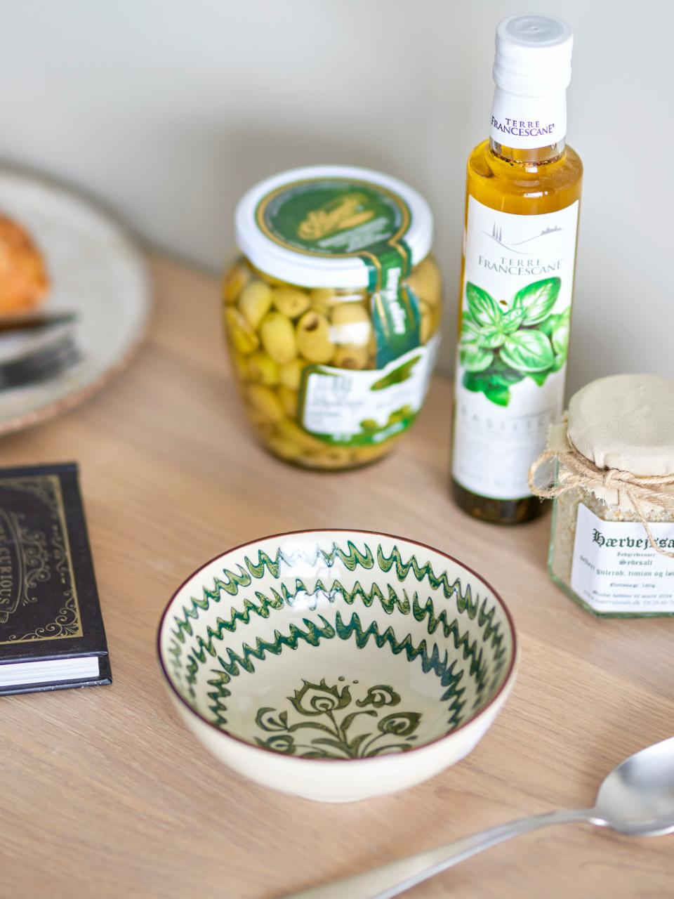 Heikki Bowl Green and White