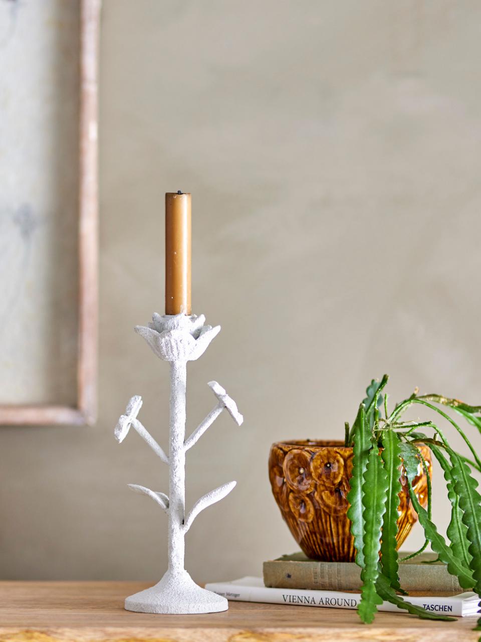 Ranin Candle Holder