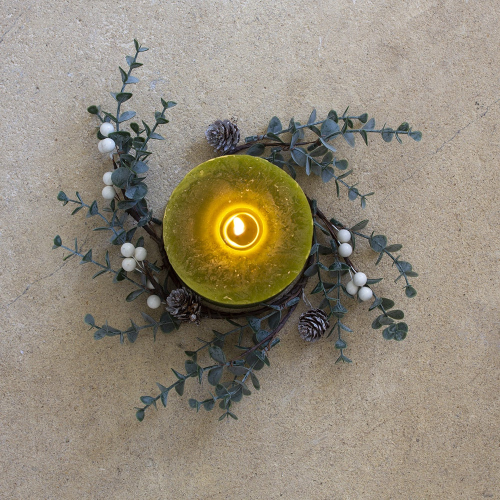 White Berry & Cone Candle Ring